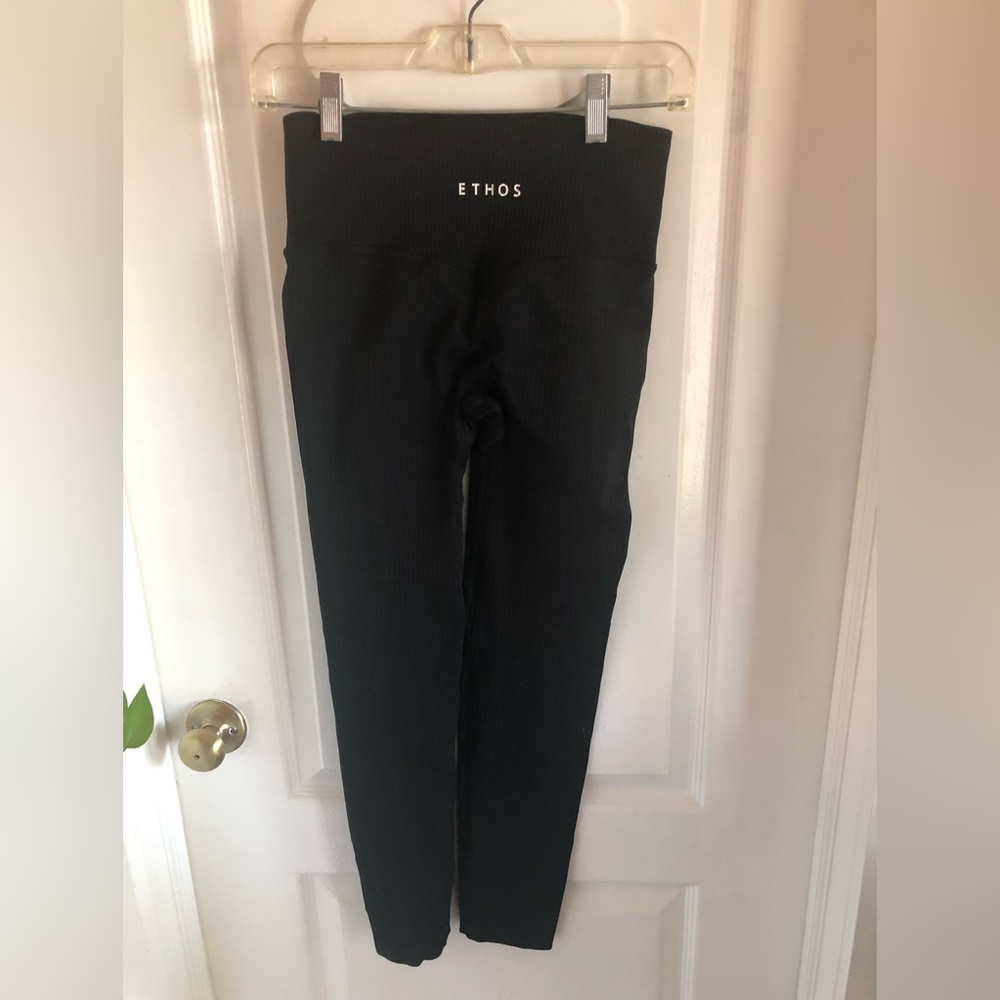 Ethos Ribbed Leggings